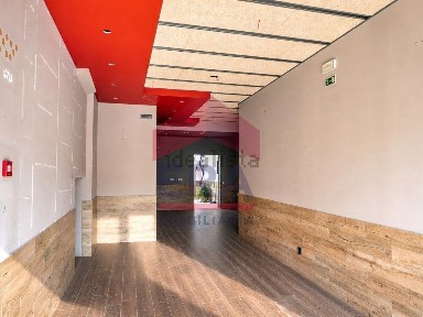 Arrendamento de espaço comercial na Rua Alexandre Herculano