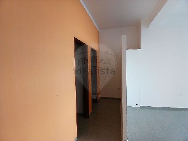Arrendamento de espaço comercial na Rua Álvaro Duarte