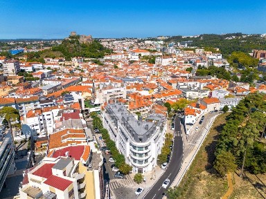 Arrendamento de espaço comercial na Rua Machado dos Santos