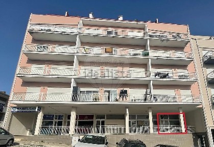 Arrendamento de espaço comercial na Rua da Gafa