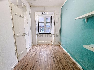Arrendamento de espaço comercial na Rua Dom Afonso de Albuquerque