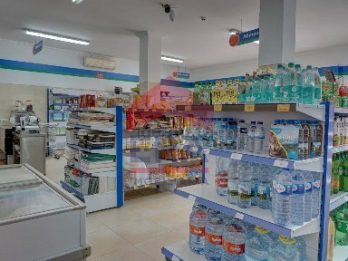 Arrendamento de espaço comercial na Rua Padre Faria Lopes