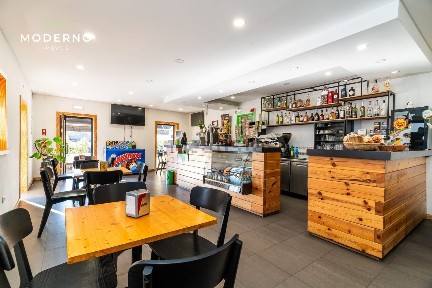 Cafetaria, restaurante para trespasse na Avenida Nossa Senhora da Guia