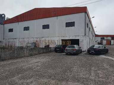 Arrendamento de armazém em Juncal