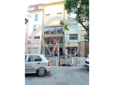 Arrendamento de espaço comercial na Rua Miguel Bombarda
