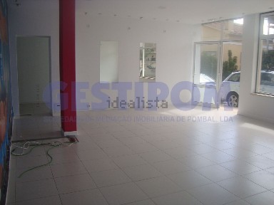 Arrendamento de espaço comercial na Rua familiar s/n