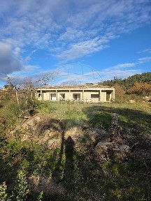 Quinta à venda na Rua de São Pedro de Atei