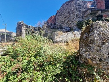 Moradia geminada à venda na Rua da Eira de cima Vila Meã