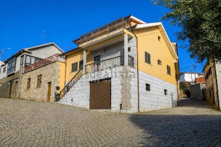 Moradia geminada à venda em Curalha s/n