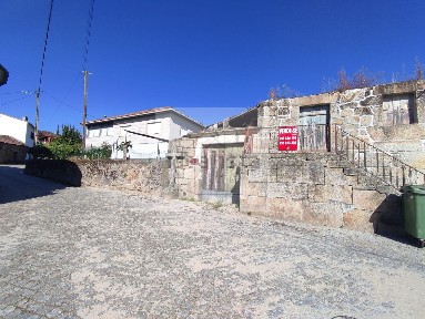 Casa de aldeia à venda na Rua Pontão s/n