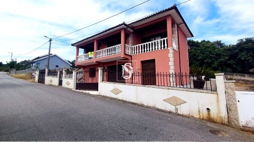 Moradia independente à venda em Soutelo de Aguiar