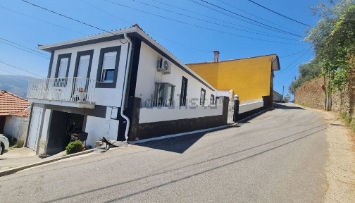 Casa ou moradia à venda em Vila Marim