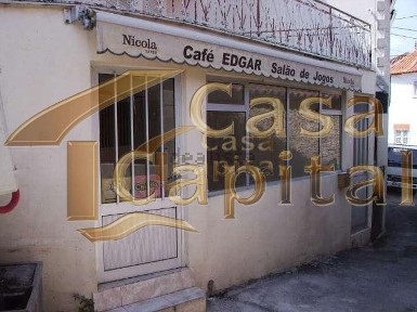 Moradia em banda à venda na Rua do Torrão