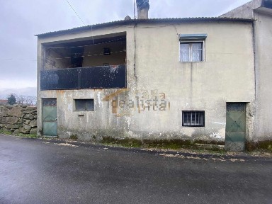 Moradia geminada à venda em Constantim e Vale de Nogueiras