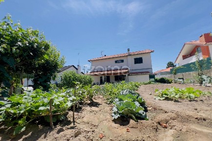 Moradia independente à venda em Vila Verde de Raia