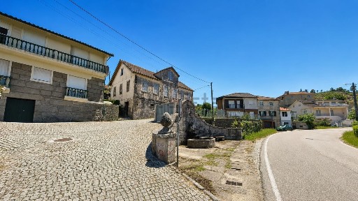 Moradia independente à venda em Torgueda
