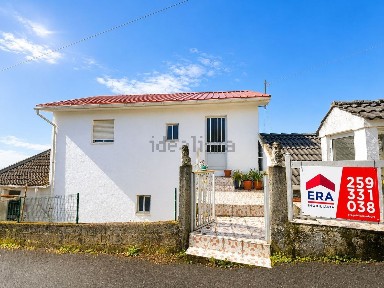 Moradia independente à venda em Torgueda