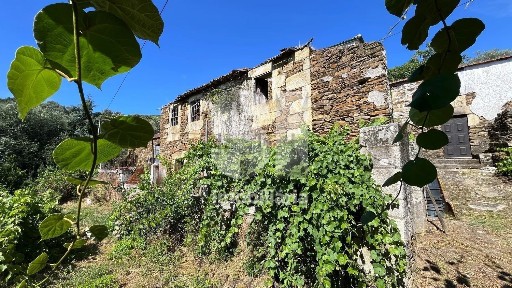 Herdade à venda na Rua Cimo do Povo