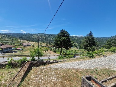 Moradia independente à venda em Vidago