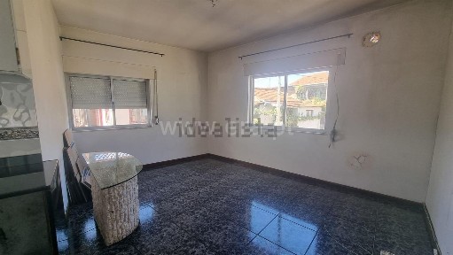 Moradia em banda à venda no Largo Bárrio
