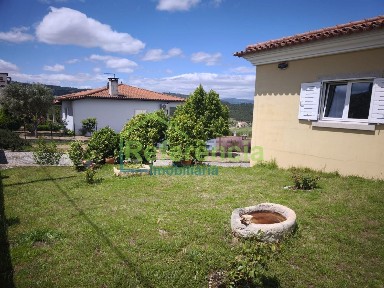 Quinta à venda em Oura