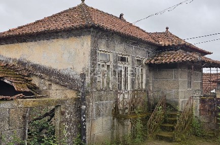 Nogueira da Montanha, Rua Teixeira