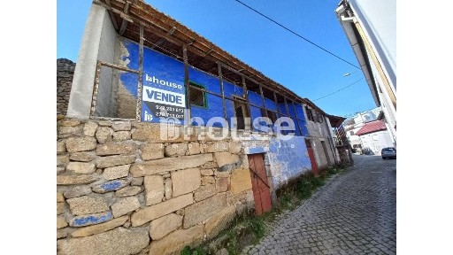 Casa de aldeia à venda no Bairro do Paço