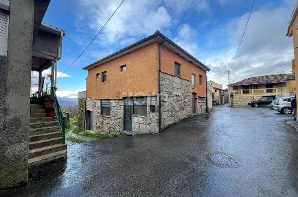 Moradia independente à venda em Águas Frias