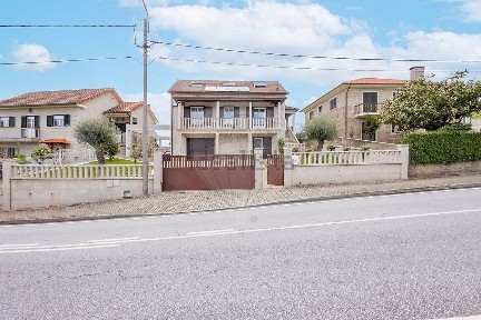 Salto, Rua Central