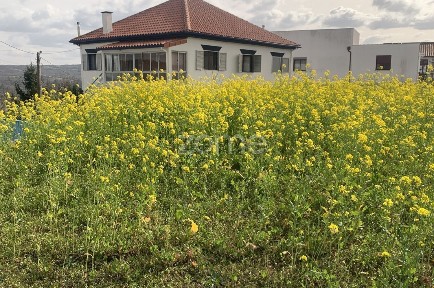Moradia independente à venda em Mairos