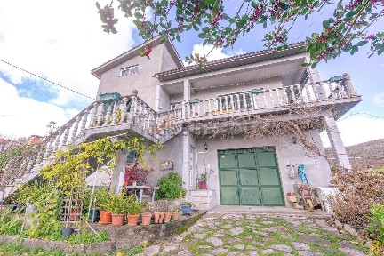 Moradia independente à venda na Avenida Senhor do Bonfim