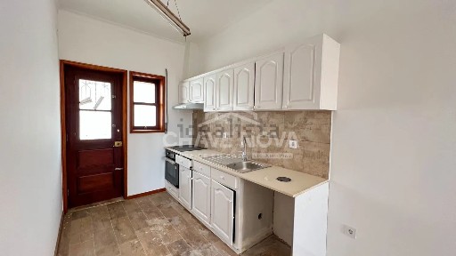 Arrendamento de andar de moradia na Rua Miguel Bombarda