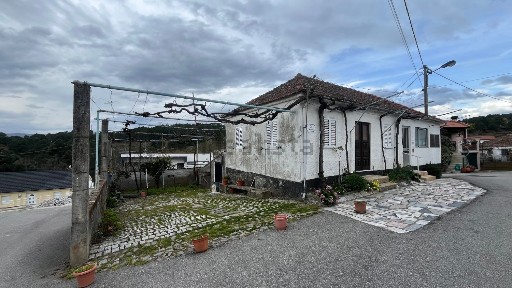 Moradia independente à venda em Varge