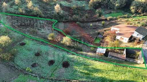 Moradia independente à venda na Rua da Feteira