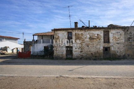 Casa ou moradia à venda na Rua Dom Gualdim Pais