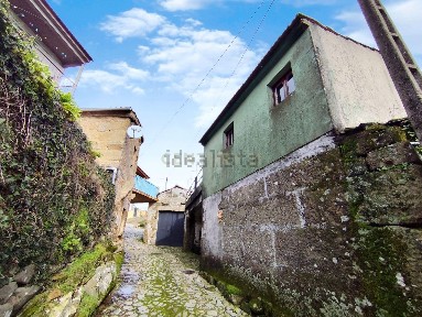 Moradia independente à venda em Calvão e Soutelinho da Raia