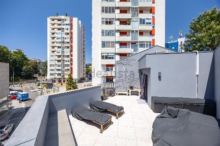 Arrendamento de duplex na Rua de Vilar