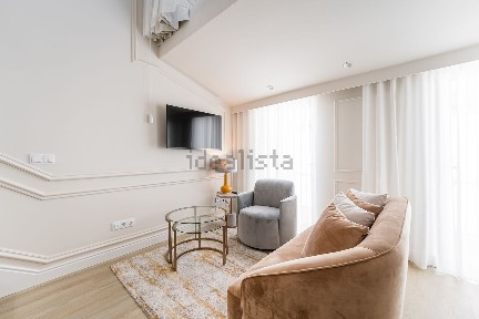 Arrendamento de duplex na Rua de Passos Manuel, 76
