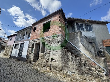 Moradia independente à venda em Ervões