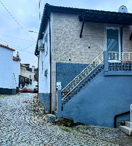 Moradia geminada à venda em Poiares