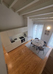 Arrendamento de duplex na Rua das Carvalheiras, 95