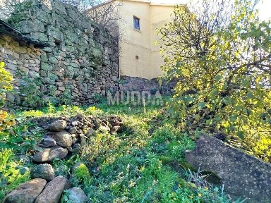 Casa ou moradia à venda na Rua Capela