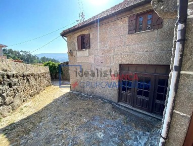 Quinta ou casa rústica à venda em Telões