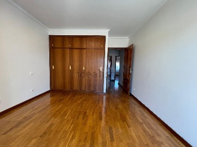 Arrendamento de andar de moradia na Rua da Lua, 85