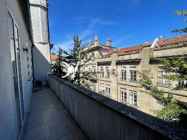 Arrendamento de duplex em Aliados - Clérigos - Carlos Alberto