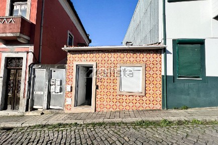 Arrendamento de moradia independente na Rua do Monte da Estação, 145