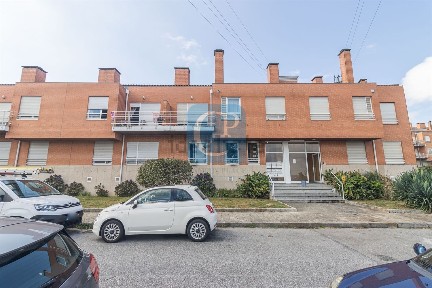Arrendamento de duplex na Rua Joaquim Teixeira Leite, 129