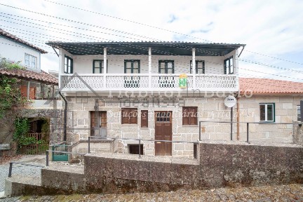 Moradia em banda à venda na Rua das Lajes