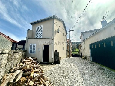 Moradia independente à venda na Travessa Forja