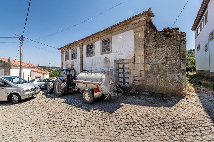 Moradia independente à venda no Bairro da Igreja